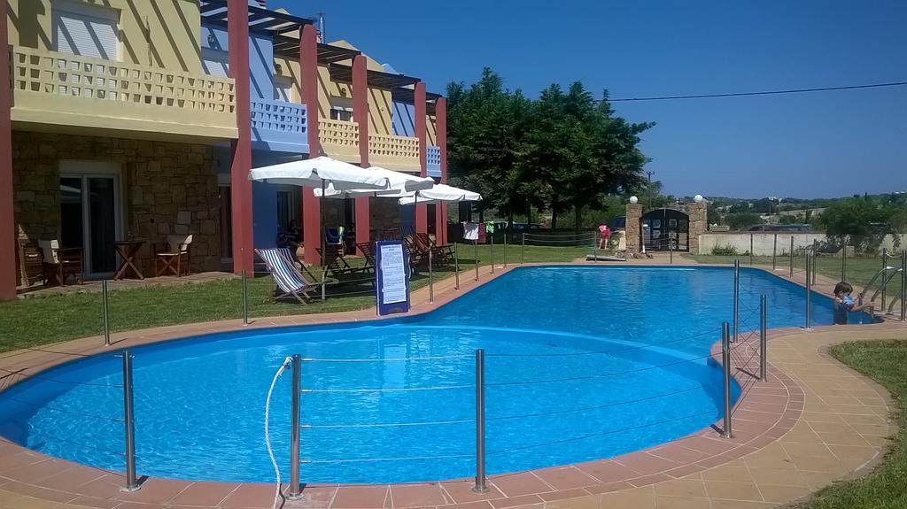 Ydna Family Hotel Apartments Posidi Eksteriør bilde